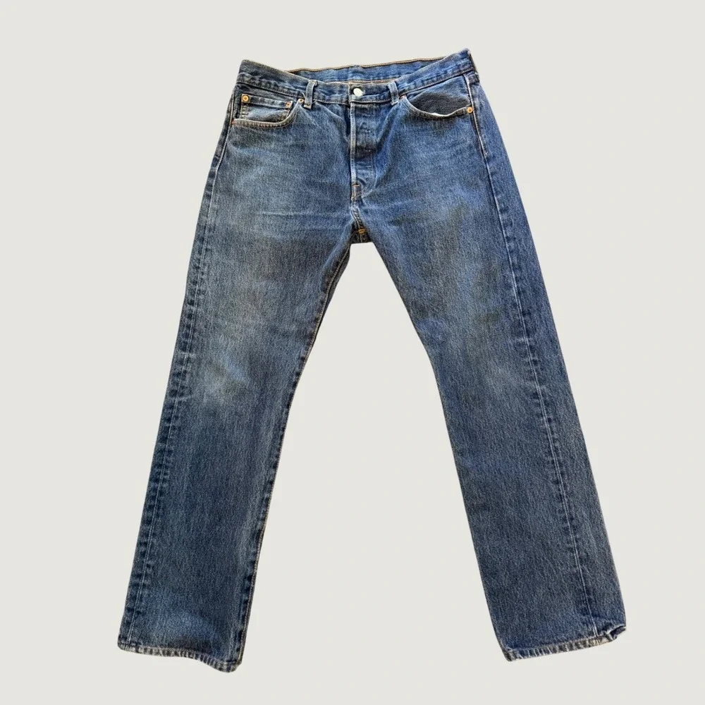 Levis 501 Original Fit Mens Jeans 33x32 Medium Wash Blue Button Fly Straight Leg